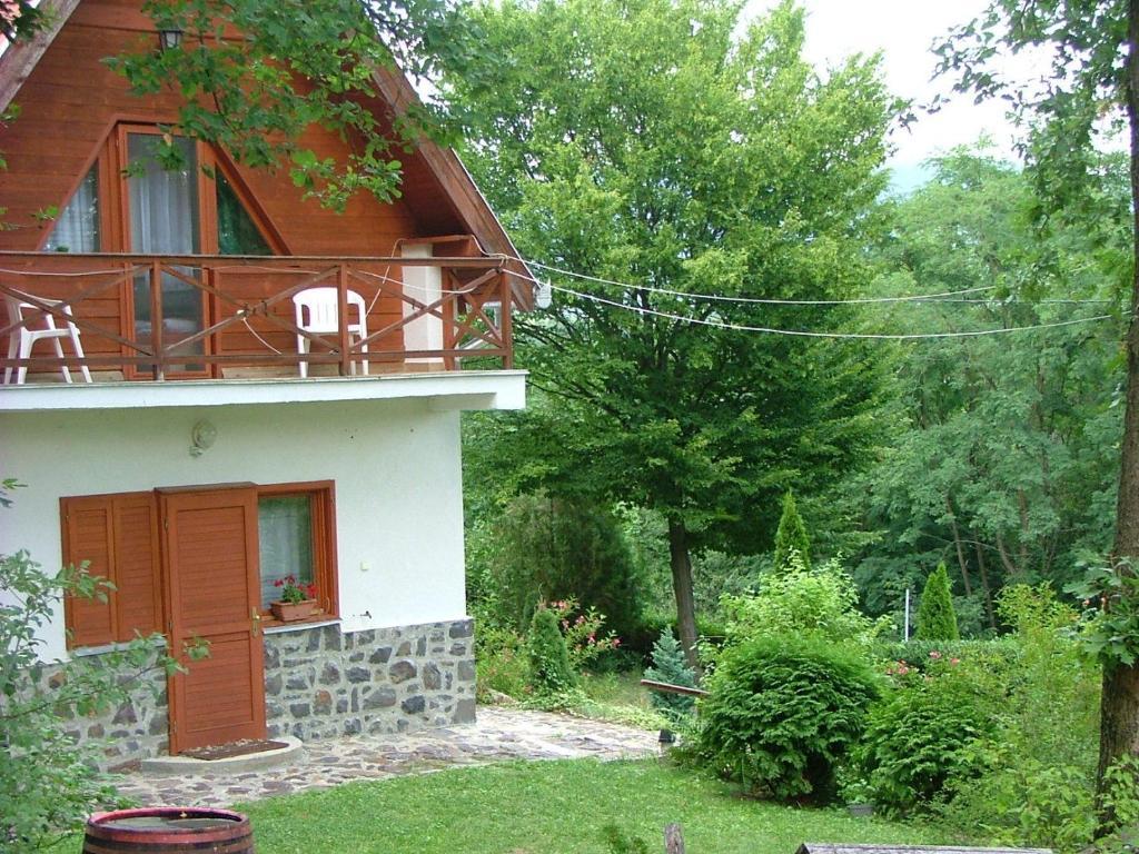 Szarvas Panzio Erdobenye Exterior photo